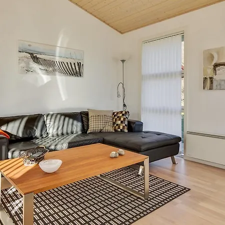 Feriehus Three-bedroom Holiday In *